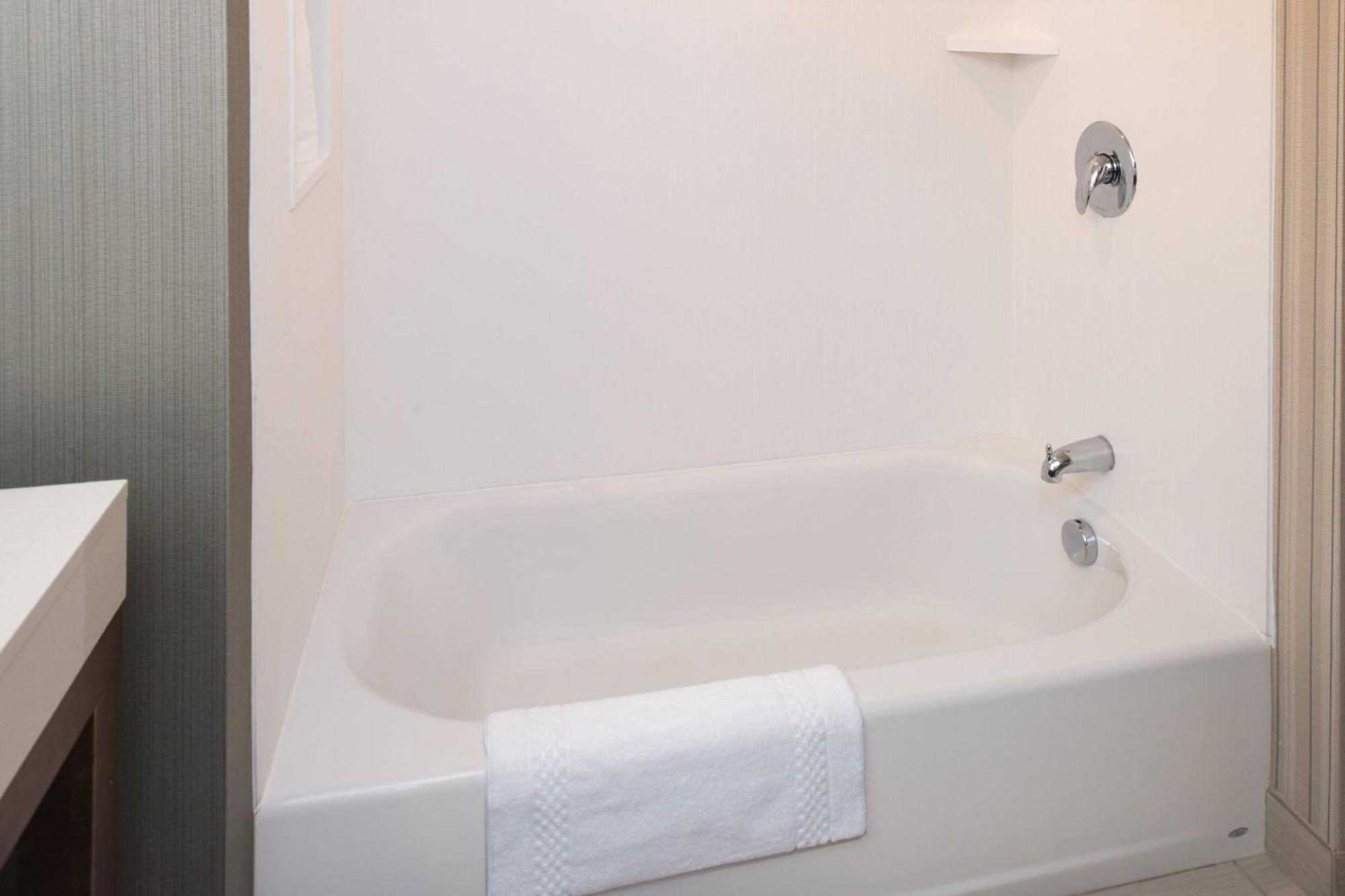 Hotel Courtyard By Marriott Detroit Farmington Farmington Hills Exterior foto